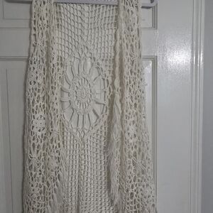 Crocheted vest with fringes size large